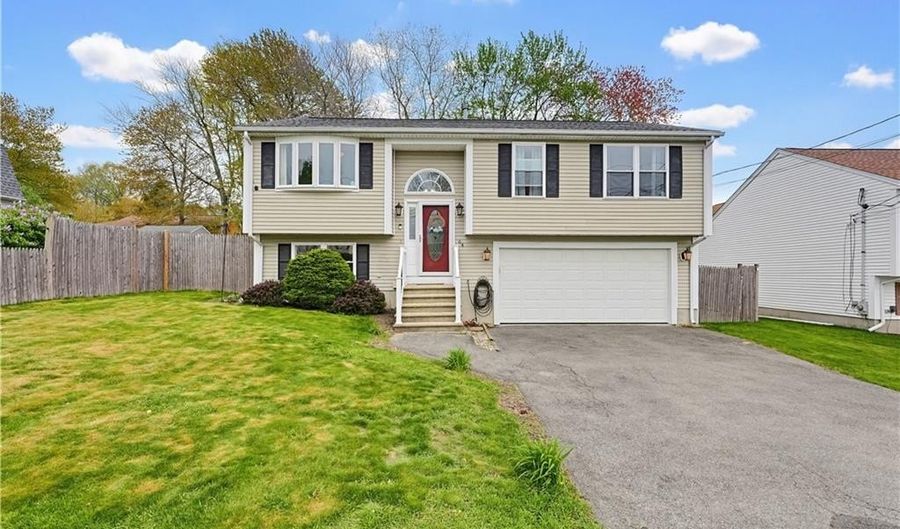 64 Weeks St, Cumberland, RI 02864 - 3 Beds, 2 Bath