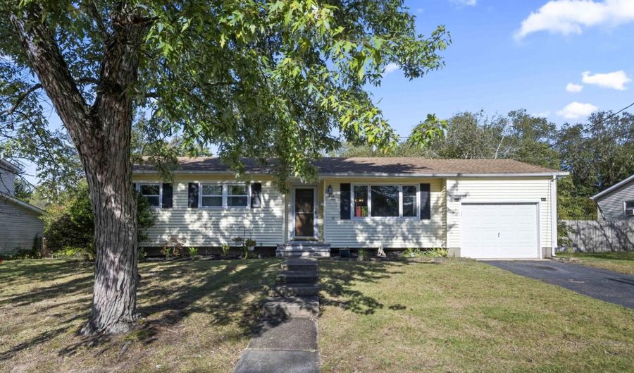 34 Drexel Dr, Jackson, NJ 08527 - 3 Beds, 2 Bath