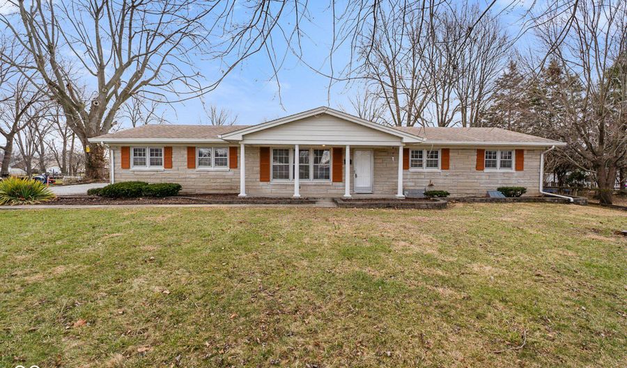 2215 Albany St, Beech Grove, IN 46107 - 3 Beds, 2 Bath