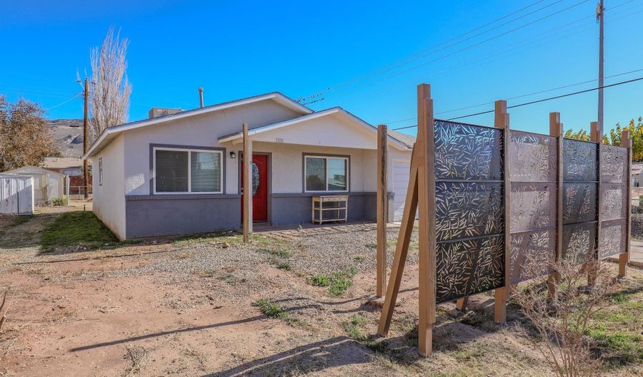 1300 Fillmore Ave, Alamogordo, NM 88310 - 3 Beds, 2 Bath