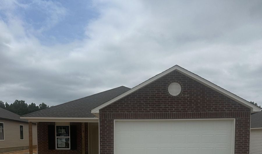 8065 Chesapeake Trl, Bauxite, AR 72011 - 4 Beds, 2 Bath