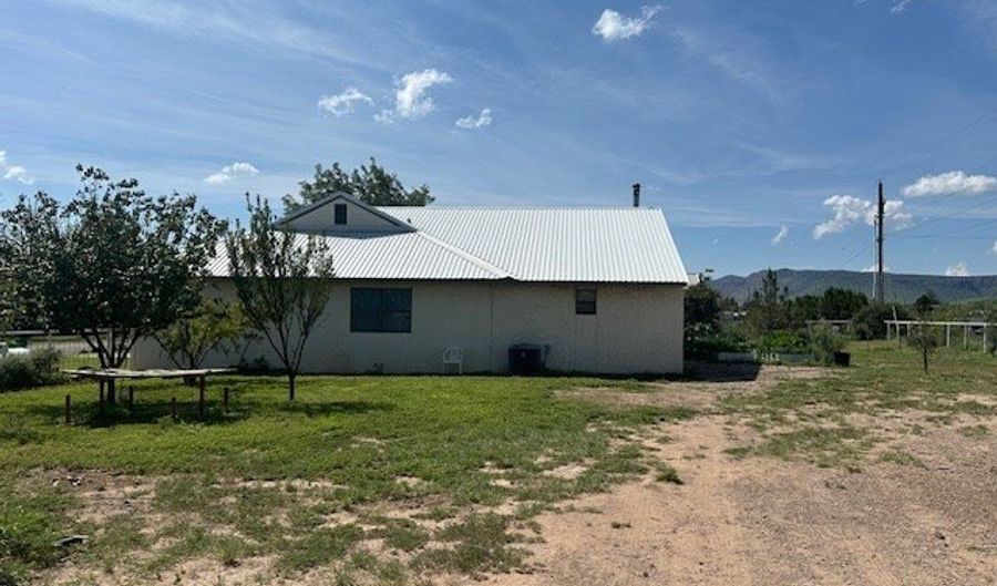 1013 Peachtree Cir, Alpine, TX 79830 - 3 Beds, 2 Bath