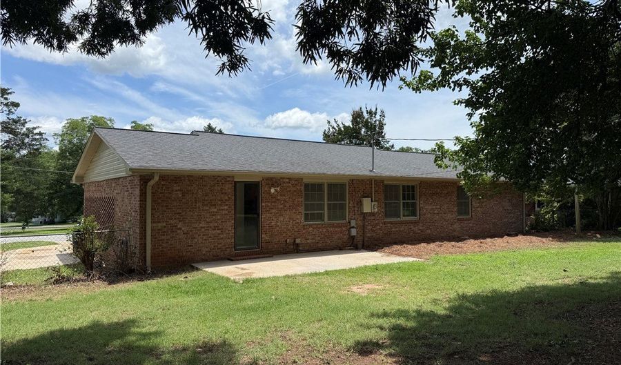 1507 E Calhoun St E Calhoun St, Anderson, SC 29621 - 3 Beds, 2 Bath