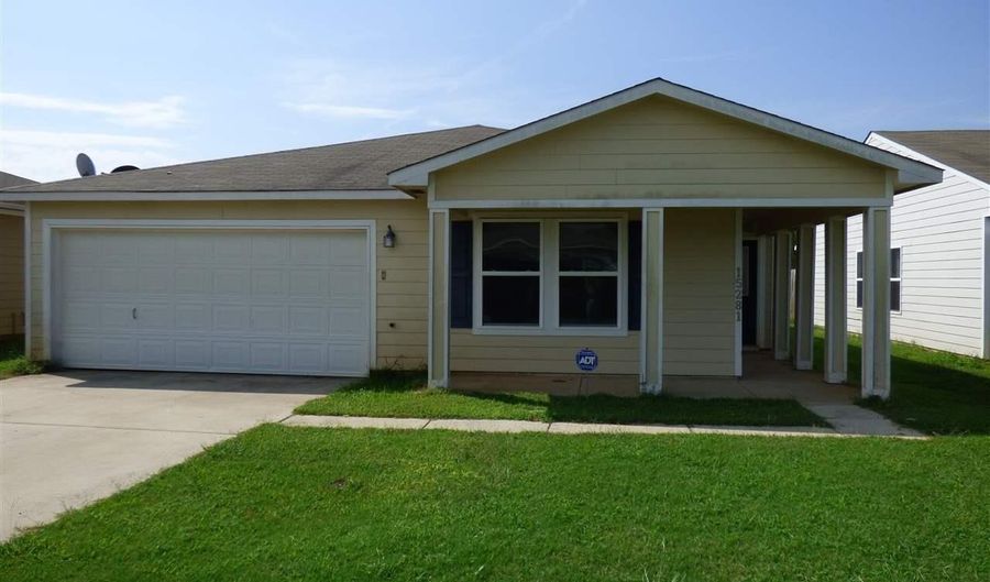 15281 Tyler Mill Dr, Athens, AL 35613 - 3 Beds, 2 Bath