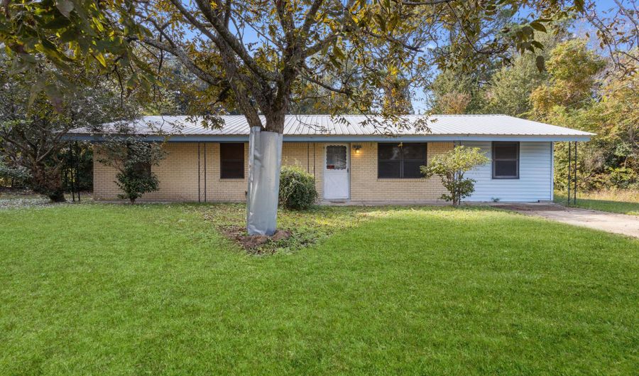 379 Greenwood Dr, Biloxi, MS 39531 - 3 Beds, 2 Bath