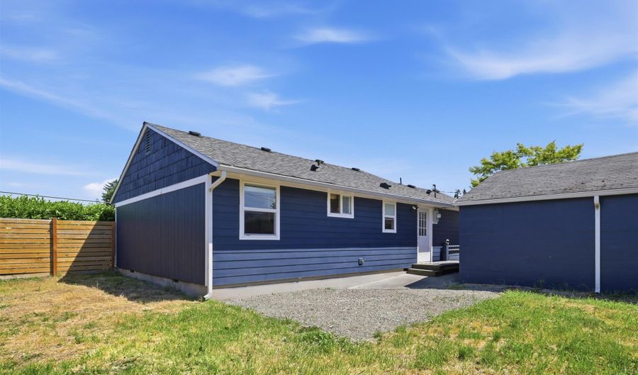 622 6th St SE, Auburn, WA 98002 - 3 Beds, 1 Bath