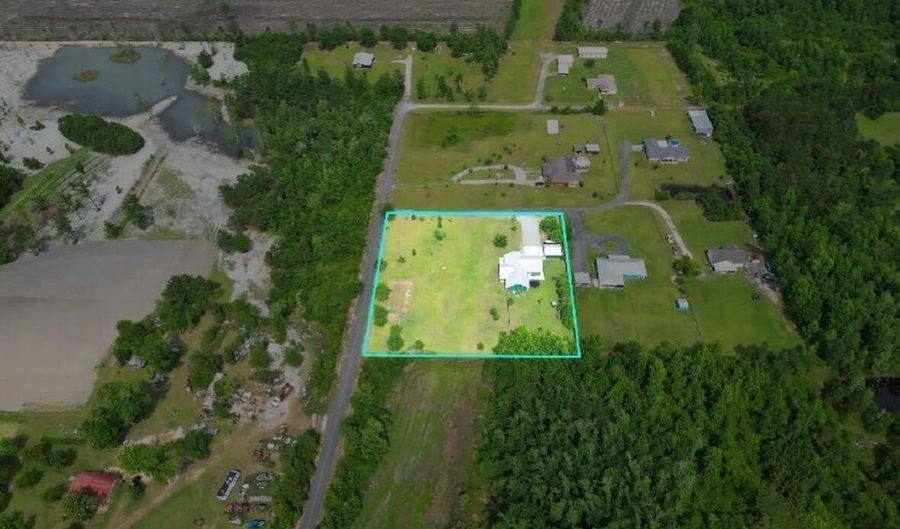 21382 NW Paradise Ln, Altha, FL 32421 - 4 Beds, 3 Bath