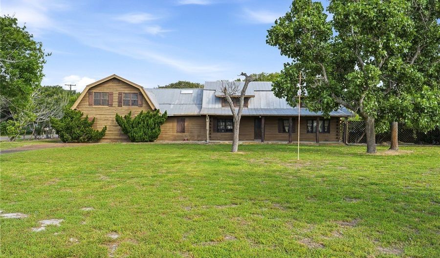 1940 S Commercial St, Aransas Pass, TX 78336 - 3 Beds, 2 Bath