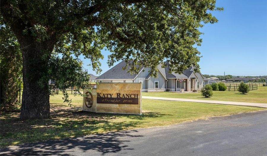 152 Katy Ranch Dr, Weatherford, TX 76085 - 4 Beds, 2 Bath