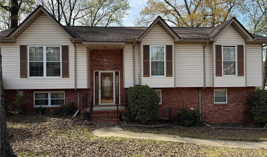 1520 Tropical Cir, Alabaster, AL 35007 - 4 Beds, 3 Bath