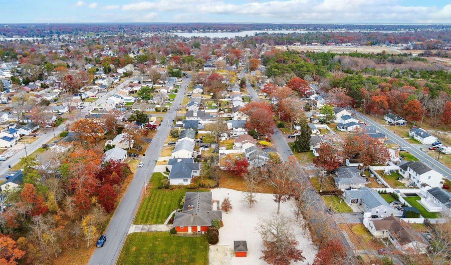 649 Spray Ave, Beachwood, NJ 08722 - 4 Beds, 2 Bath