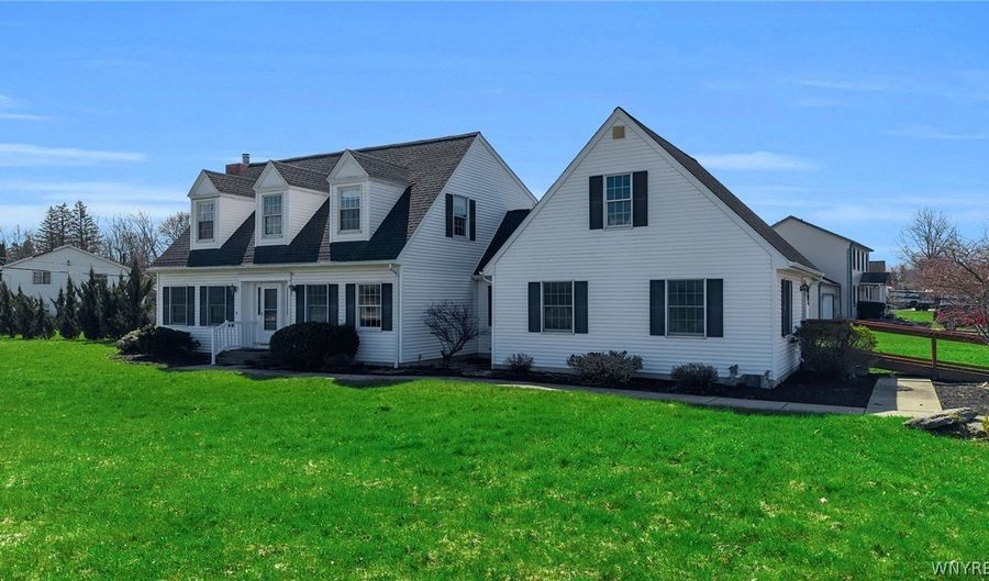 11881 Broadway St, Alden, NY 14004 - 3 Beds, 3 Bath