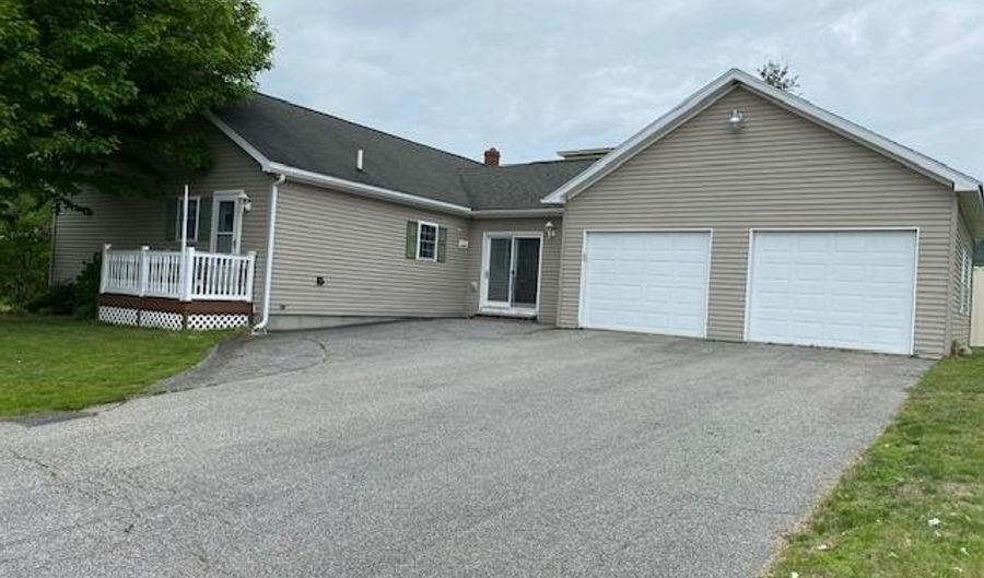 210 Willow St, Berlin, NH 03570 - 3 Beds, 2 Bath