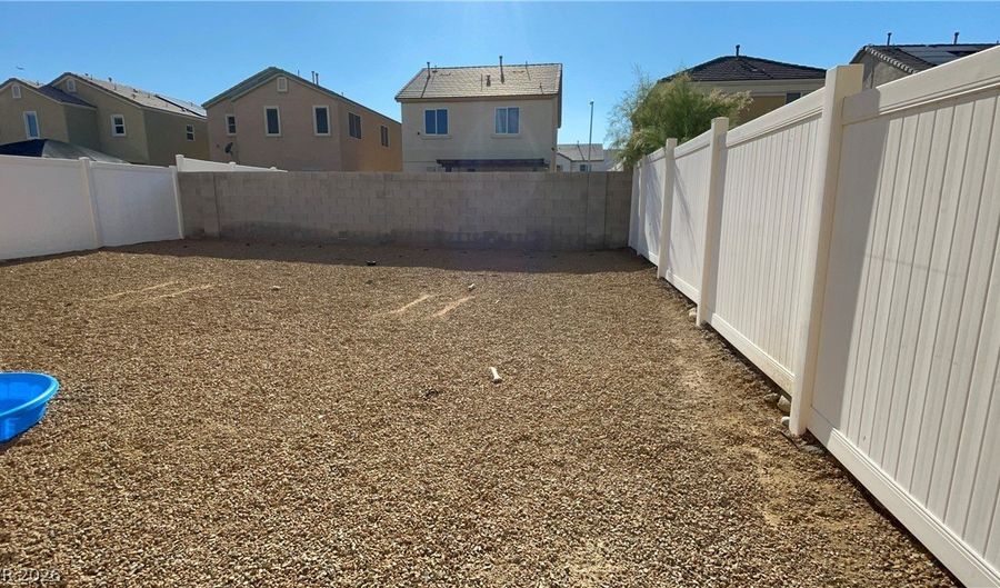 5275 Emelita St, Las Vegas, NV 89122 - 3 Beds, 3 Bath