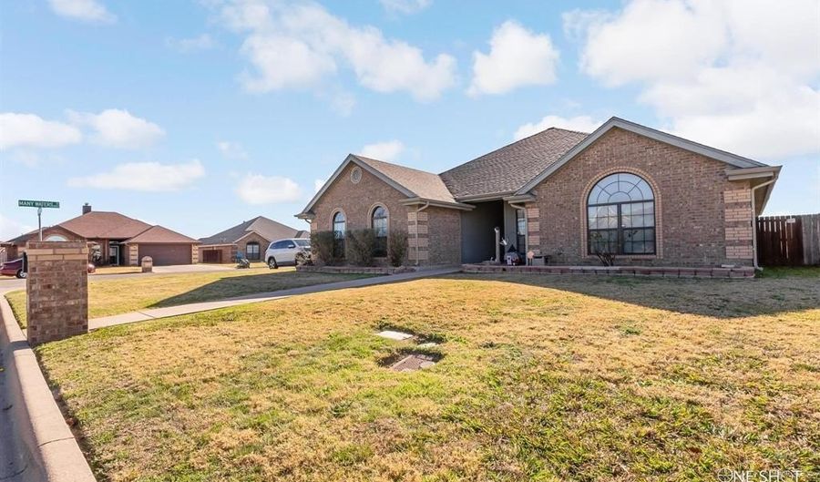 857 Shallow Water Trl, Abilene, TX 79602 - 4 Beds, 2 Bath