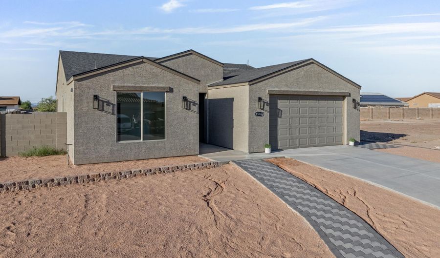 8582 W Troy Dr, Arizona City, AZ 85123 - 3 Beds, 2 Bath