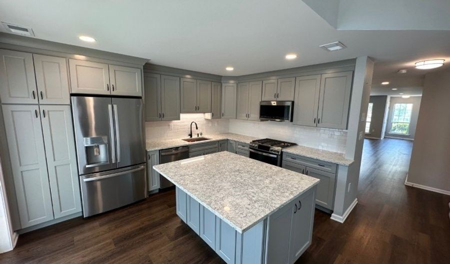1002 Timberbrooke Dr, Bedminster, NJ 07921 - 3 Beds, 3 Bath