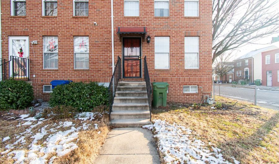 1201 N CALHOUN St, Baltimore, MD 21217 - 3 Beds, 3 Bath