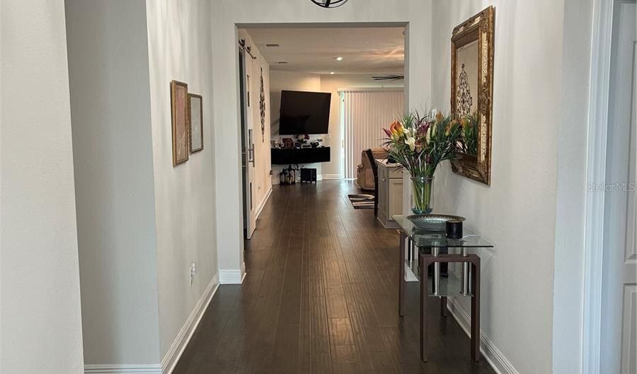 5721 SILVER SUN Dr, Apollo Beach, FL 33572 - 4 Beds, 3 Bath