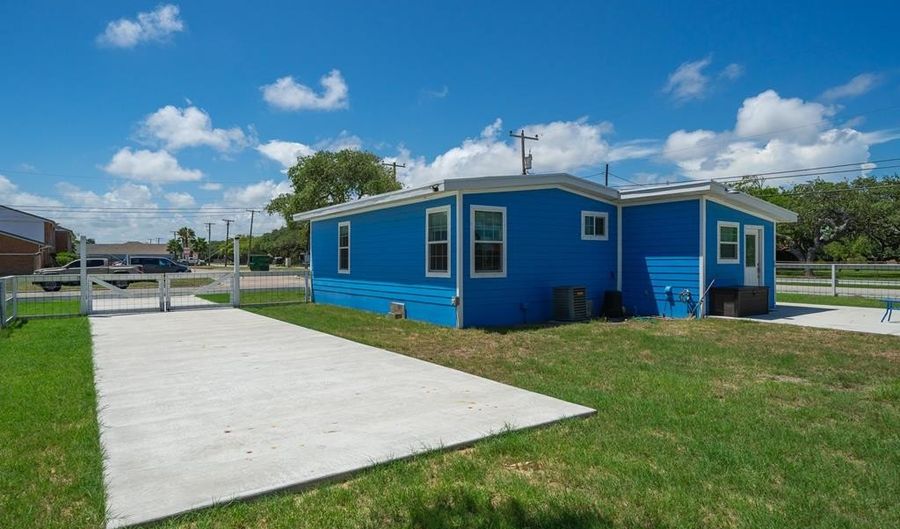 1403 McCampbell, Aransas Pass, TX 78336 - 3 Beds, 2 Bath