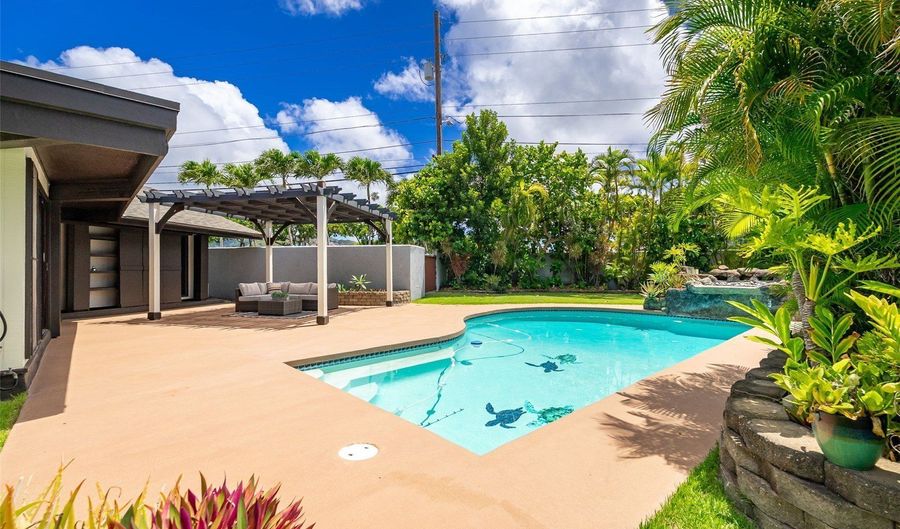 7081 Kalanianaole Hwy, Honolulu, HI 96825 - 5 Beds, 3 Bath