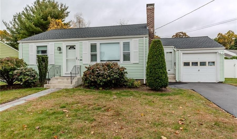 189 Poplar Dr, Cranston, RI 02920 - 2 Beds, 1 Bath