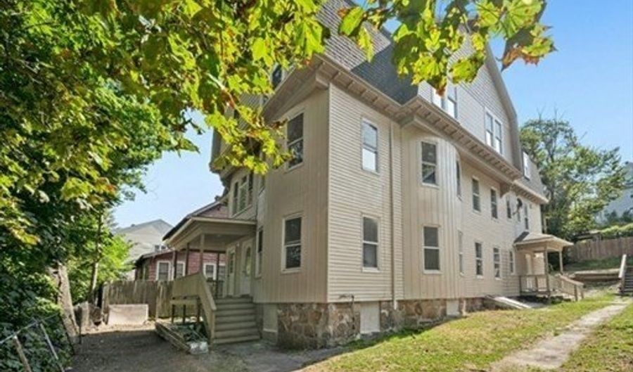 139 Lincoln St, Worcester, MA 01605 - 12 Beds, 3 Bath