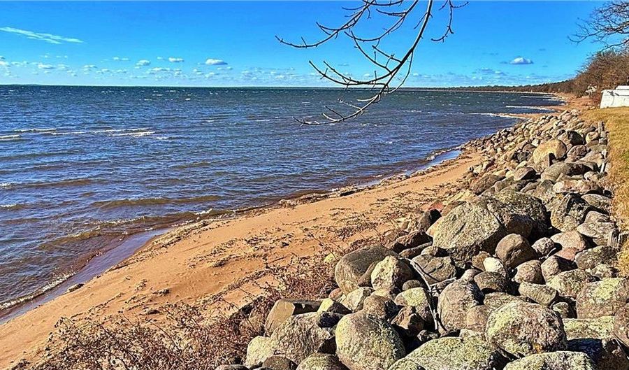 33259 State Highway 18, Aitkin, MN 56431 - 5 Beds, 5 Bath