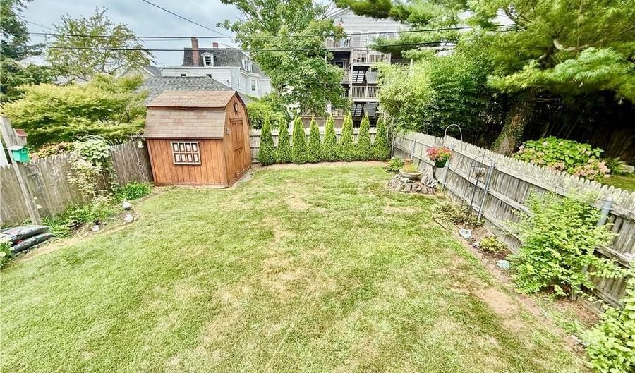 18 Carey St, Newport, RI 02840 - 4 Beds, 2 Bath
