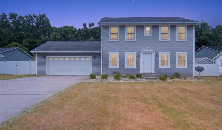 2066 Friar Tuck Cir, Adrian, MI 49221 - 3 Beds, 3 Bath