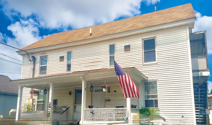27 Tremont St, Exeter, NH 03833 - 1 Beds, 4 Bath