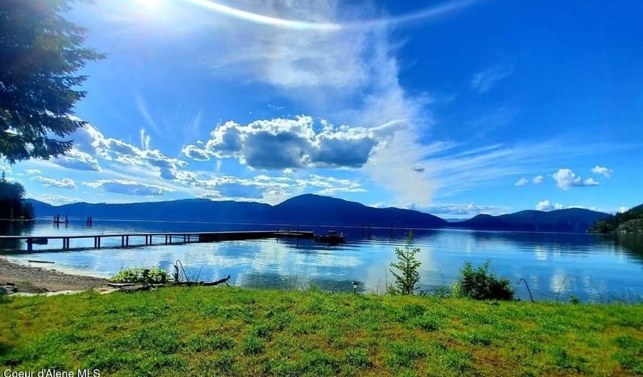 145 Cedar Dr, Bayview, ID 83803 - 2 Beds, 3 Bath