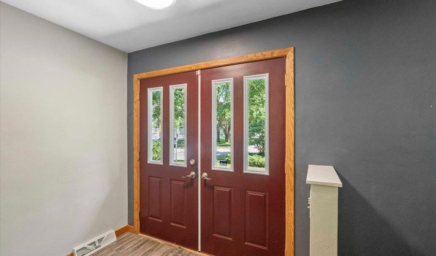 6337 Piping Rock Rd, Madison, WI 53711 - 4 Beds, 2 Bath