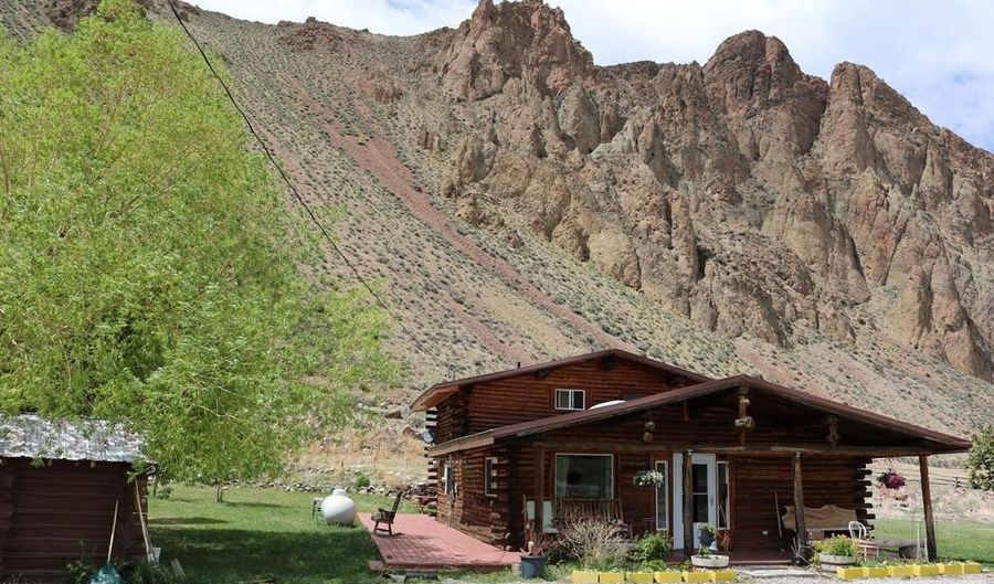 24230 Hwy 75, Challis, ID 83226 - 3 Beds, 2 Bath