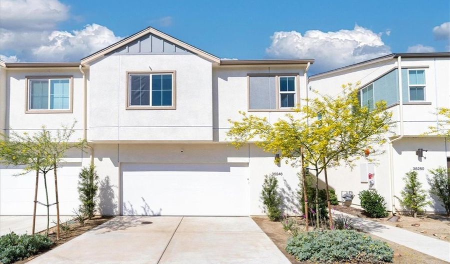 35246 Blossom, Fallbrook, CA 92028 - 3 Beds, 3 Bath