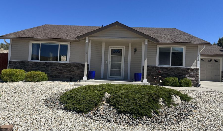 114 Walker St, Gardnerville, NV 89410 - 2 Beds, 2 Bath