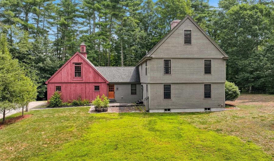 4 Russell Hill Rd, Brookline, NH 03033 - 4 Beds, 3 Bath