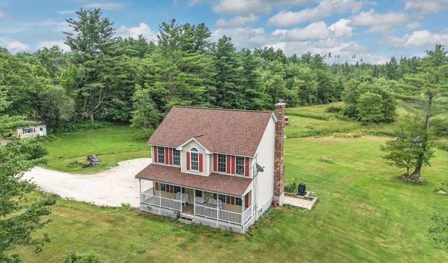 734 High St, Candia, NH 03034 - 3 Beds, 3 Bath