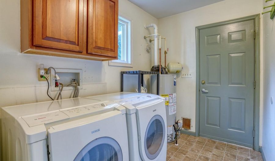 126 SPRINGFIELD Way, Dover, DE 19904 - 4 Beds, 3 Bath