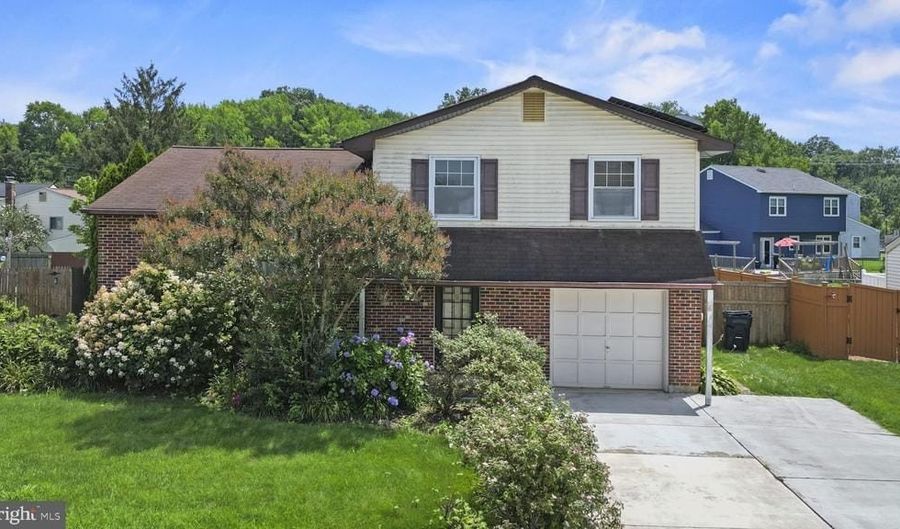 6 WORTHY DOWN Ave, Bear, DE 19701 - 3 Beds, 2 Bath