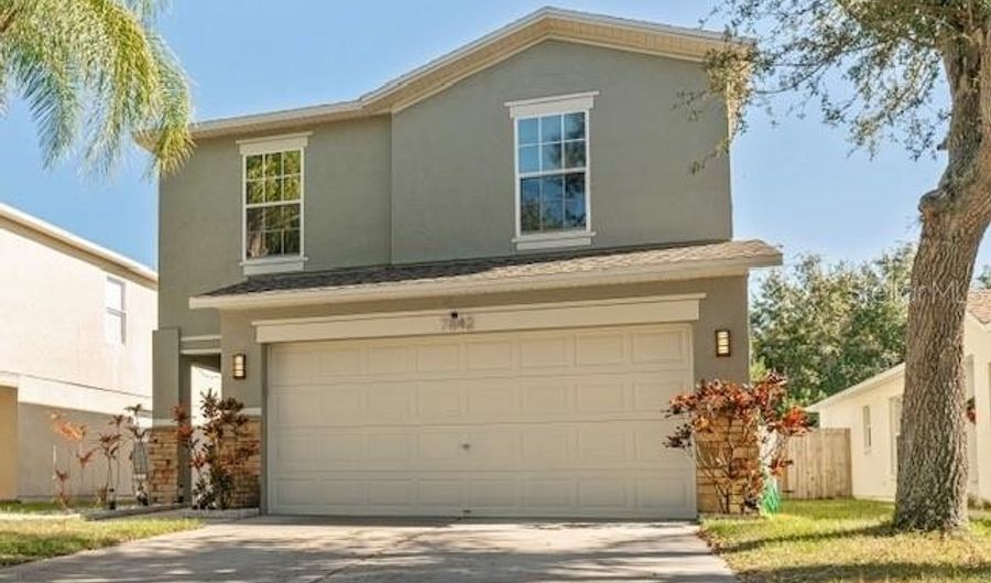 7842 CARRIAGE POINTE Dr, Gibsonton, FL 33534 - 4 Beds, 3 Bath
