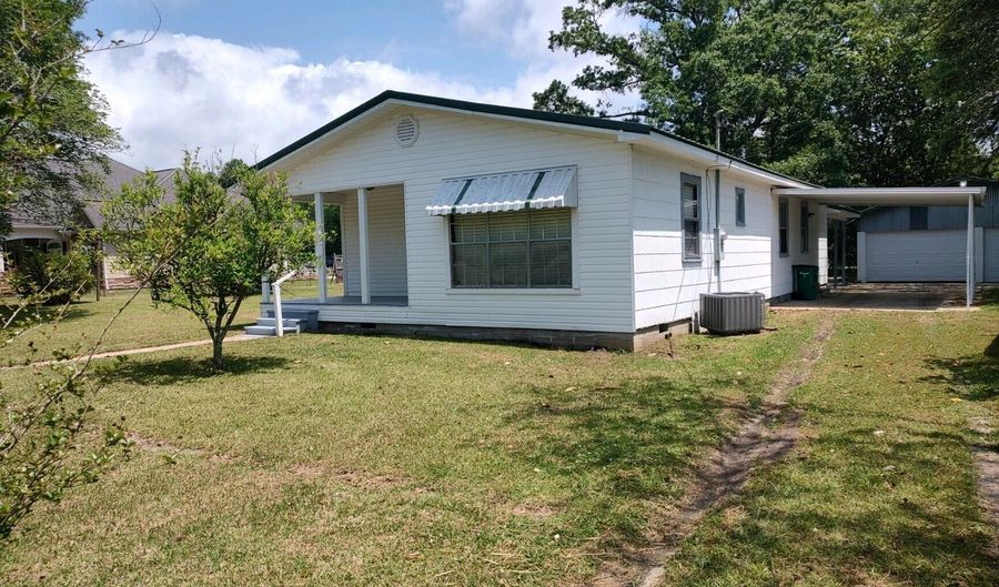4312 Water St, Moss Point, MS 39563 - 3 Beds, 1 Bath
