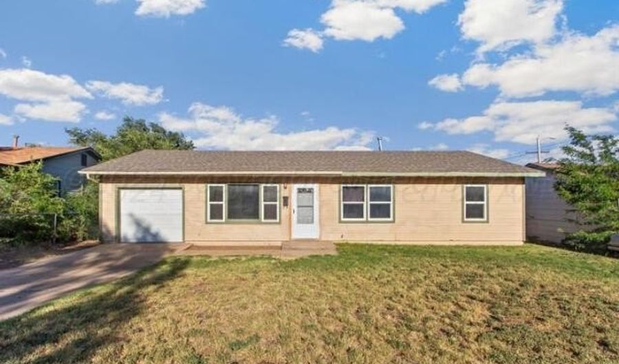 2402 WALNUT St, Amarillo, TX 79107 - 3 Beds, 1 Bath