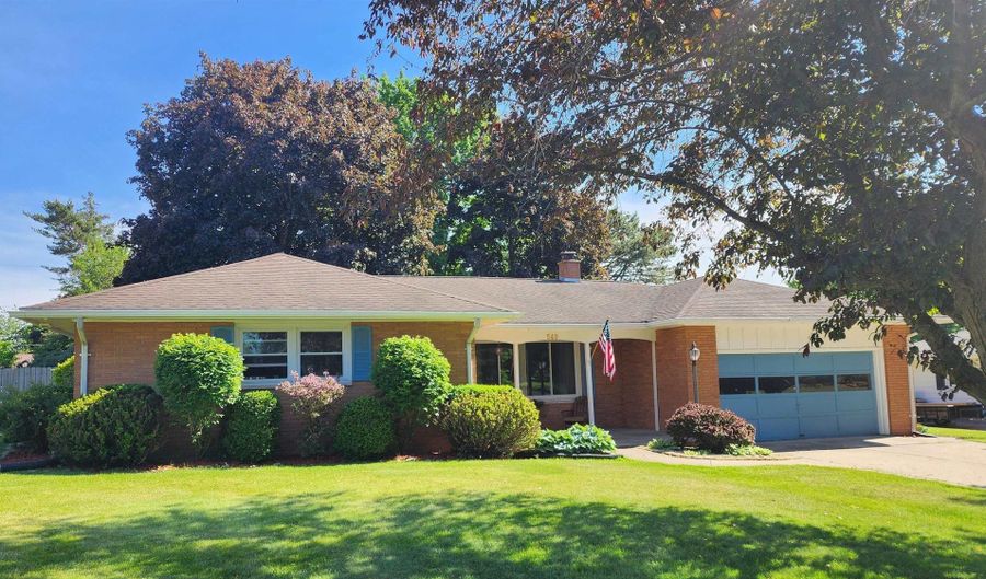 540 Fairlane Dr, Alma, MI 48801 - 3 Beds, 2 Bath