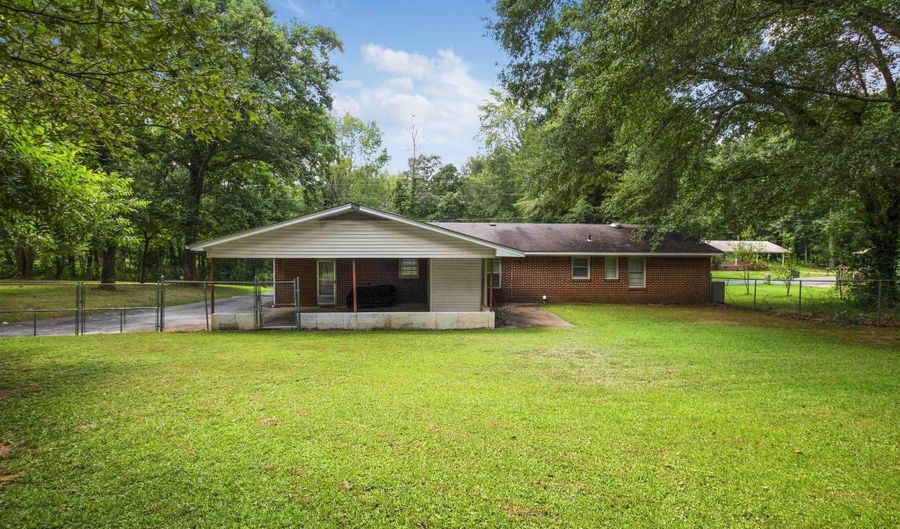 206 12th St NW, Arab, AL 35016 - 3 Beds, 2 Bath