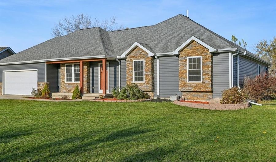 82 1st St Ct, Atkins, IA 52206 - 4 Beds, 3 Bath