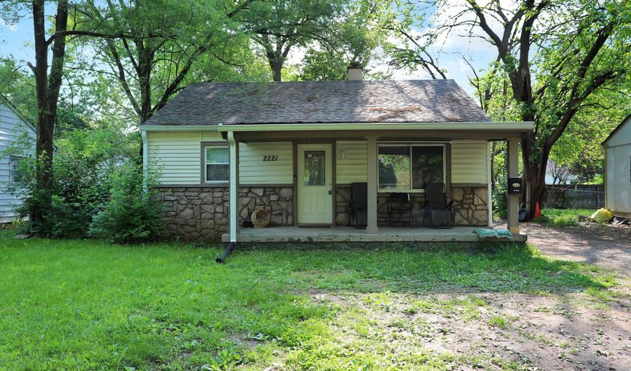 2221 N Goodlet Ave, Indianapolis, IN 46222 - 2 Beds, 1 Bath