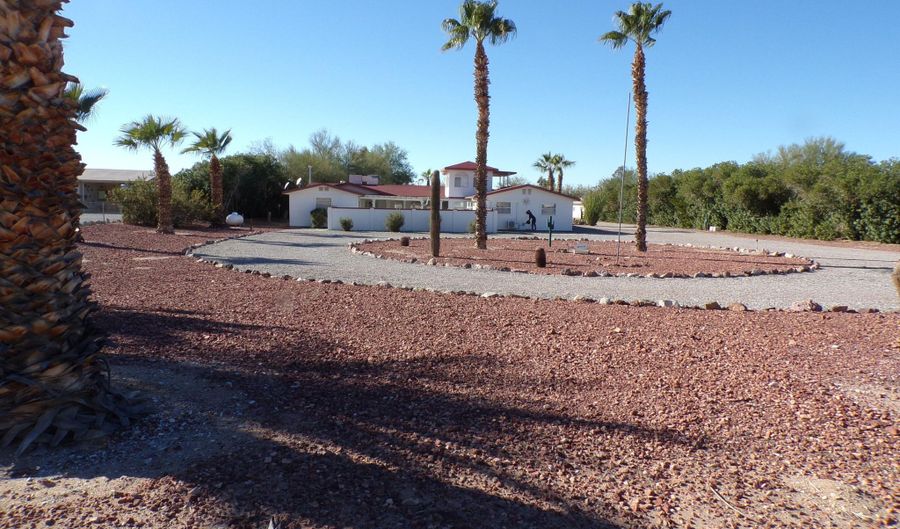 25620 Pendelton Way, Bouse, AZ 85325 - 3 Beds, 2 Bath