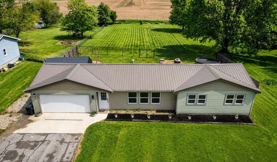 539 E Albion St, Avilla, IN 46710 - 3 Beds, 2 Bath