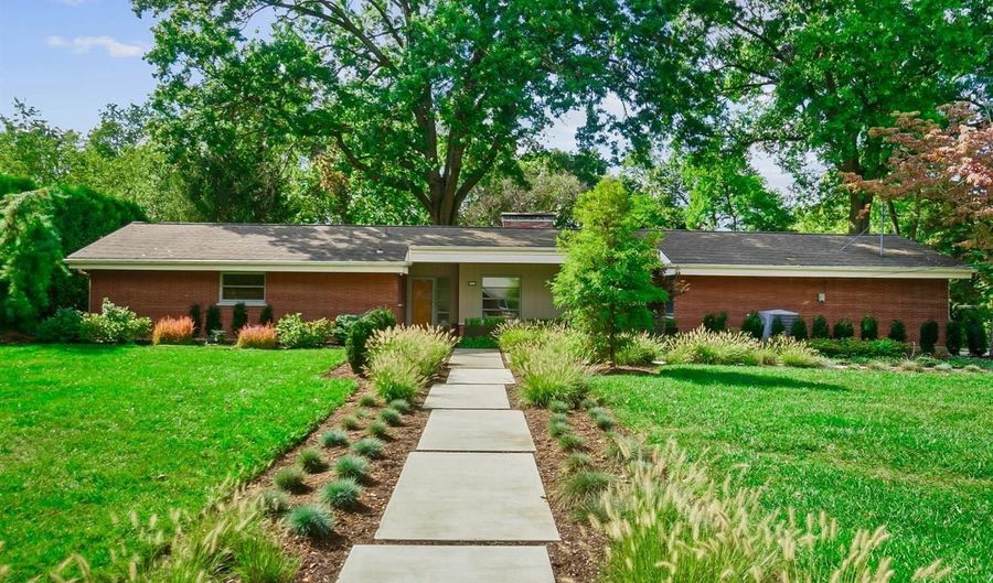 8389 Arborcrest Dr, Amberley, OH 45236 - 3 Beds, 2 Bath